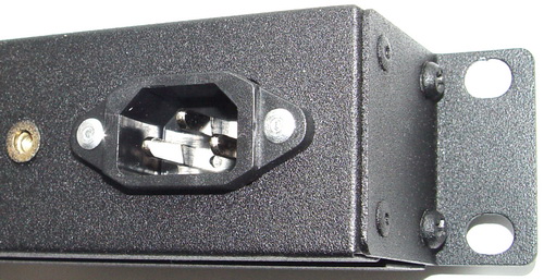   8220 1U  -101 16 -  TLK-RS08MF1-BK