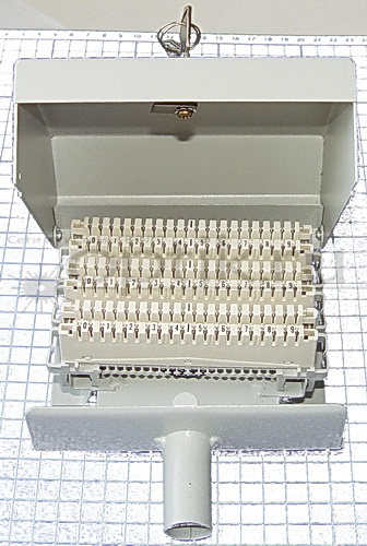 Бокс 30х2, плинт разм, корпус металл, замок КРТМ(КРТО)-30 Бокс 30х2, плинт разм, корпус металл, замок КРТМ(КРТО)-30